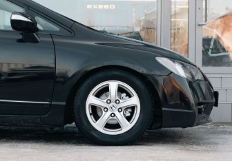 Подержанный автомобиль Honda Civic Sedan 2009 года (9 фото)