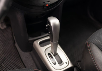 Подержанный автомобиль Nissan Note 2011 года (15 фото)