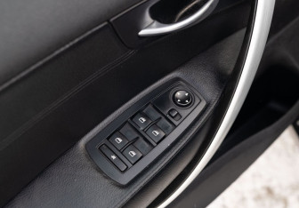 Подержанный автомобиль BMW X3 2007 года (16 фото)