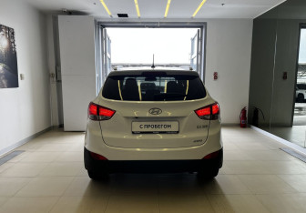 Подержанный автомобиль Hyundai ix35 2012 года (5 фото)