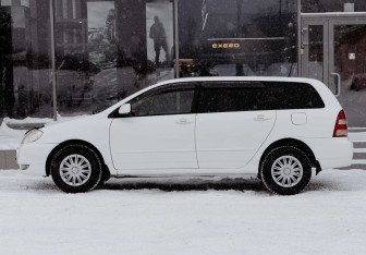 Подержанный автомобиль Toyota Corolla Wagon 2002 года (8 фото)