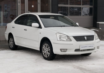 Подержанный автомобиль Toyota Premio 2002 года (3 фото)