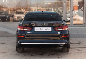 Подержанный автомобиль Kia Optima Sedan 2019 года (6 фото)