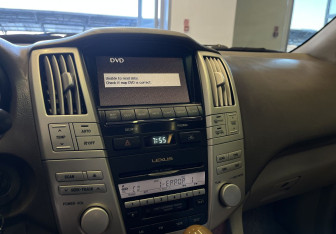 Подержанный автомобиль Lexus RX 2004 года (10 фото)