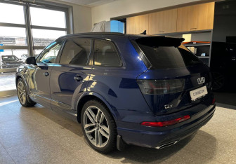 Подержанный автомобиль Audi Q7 2019 года (7 фото)