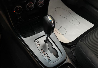 Подержанный автомобиль Nissan Almera Classic 2008 года (10 фото)