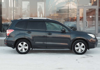 Подержанный автомобиль Subaru Forester Suv 2013 года (4 фото)