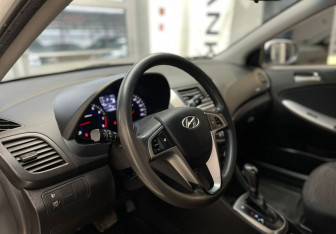 Подержанный автомобиль Hyundai Solaris Sedan 2015 года (9 фото)