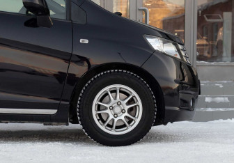 Подержанный автомобиль Honda Freed 2011 года (9 фото)