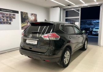 Подержанный автомобиль Nissan X-Trail 2017 года (4 фото)