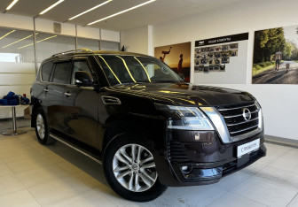 Подержанный автомобиль Nissan Patrol 2011 года (3 фото)
