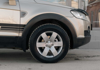 Подержанный автомобиль Chevrolet Captiva 2007 года (9 фото)