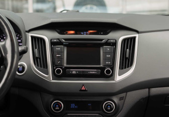 Подержанный автомобиль Hyundai Creta 2017 года (14 фото)