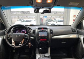 Подержанный автомобиль Kia Sorento 2012 года (11 фото)