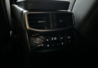 Подержанный автомобиль Lexus RX 2023 года (17 фото)