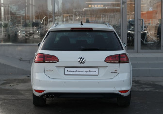 Подержанный автомобиль Volkswagen Golf Wagon 2013 года (6 фото)