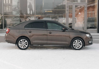 Подержанный автомобиль Skoda Rapid Liftback 2018 года (4 фото)