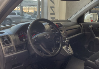 Подержанный автомобиль Honda CR-V 2011 года (13 фото)