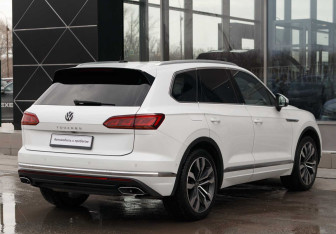 Подержанный автомобиль Volkswagen Touareg 2021 года (5 фото)