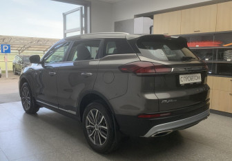 Подержанный автомобиль Geely Atlas Pro 2023 года (6 фото)