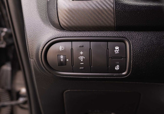 Подержанный автомобиль Kia Cerato Sedan 2013 года (17 фото)