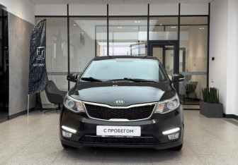 Подержанный автомобиль Kia Rio Hatchback 2015 года (2 фото)