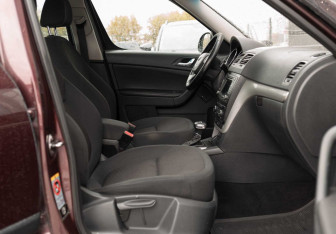 Подержанный автомобиль Skoda Yeti 2011 года (19 фото)