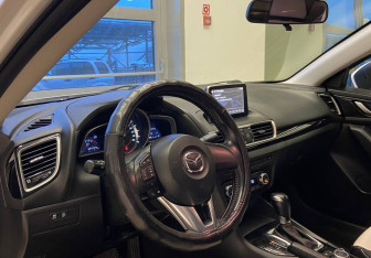 Подержанный автомобиль Mazda 3 Sedan 2014 года (11 фото)