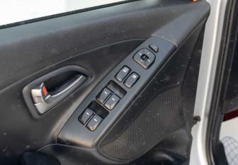 Подержанный автомобиль Hyundai ix35 2014 года (16 фото)