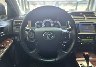 Подержанный автомобиль Toyota Camry Sedan 2013 года (9 фото)