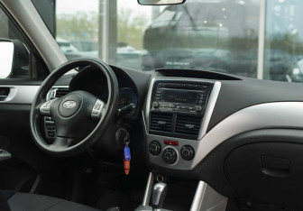 Подержанный автомобиль Subaru Forester Suv 2008 года (10 фото)