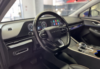 Подержанный автомобиль Omoda C5 2023 года (12 фото)