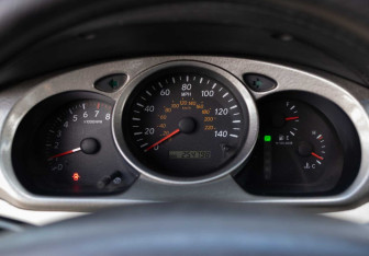 Подержанный автомобиль Toyota Highlander 2001 года (12 фото)
