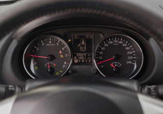 Подержанный автомобиль Nissan Qashqai 2012 года (13 фото)