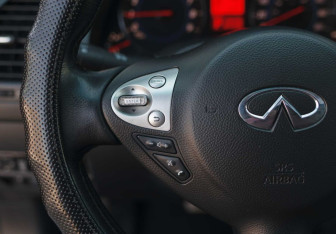 Подержанный автомобиль Infiniti FX 2010 года (12 фото)