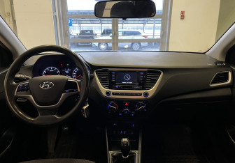 Подержанный автомобиль Hyundai Solaris Sedan 2018 года (9 фото)