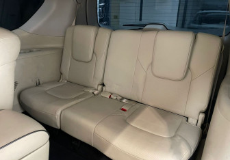 Подержанный автомобиль Infiniti QX80 2018 года (14 фото)
