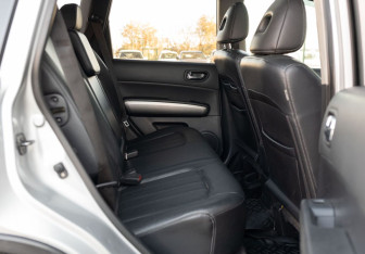 Подержанный автомобиль Nissan X-Trail 2011 года (20 фото)