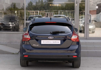 Подержанный автомобиль Ford Focus Hatchback 2012 года (6 фото)