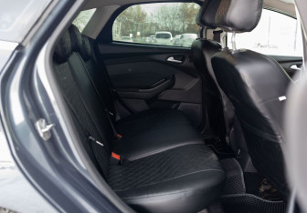 Подержанный автомобиль Ford Focus Hatchback 2011 года (20 фото)