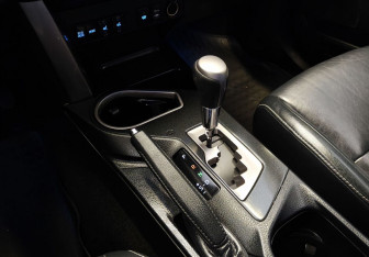 Подержанный автомобиль Toyota RAV4 2017 года (13 фото)