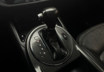 Подержанный автомобиль Kia Sportage 2012 года (7 фото)