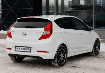 Подержанный автомобиль Hyundai Solaris Hatchback 2014 года (5 фото)