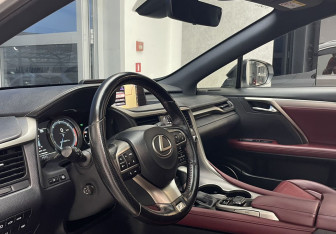 Подержанный автомобиль Lexus RX 2017 года (9 фото)