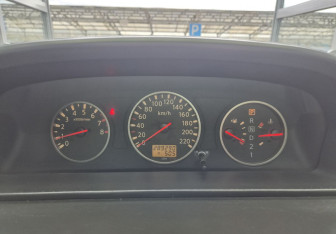 Подержанный автомобиль Nissan X-Trail 2006 года (10 фото)