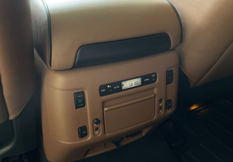 Подержанный автомобиль Infiniti QX80 2019 года (17 фото)