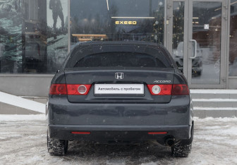 Подержанный автомобиль Honda Accord Sedan 2006 года (6 фото)