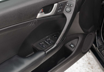 Подержанный автомобиль Honda Accord Sedan 2008 года (16 фото)