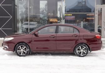 Подержанный автомобиль Lifan Solano 2017 года (8 фото)