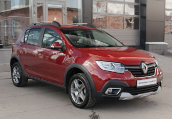 Подержанный автомобиль Renault Sandero 2020 года (3 фото)